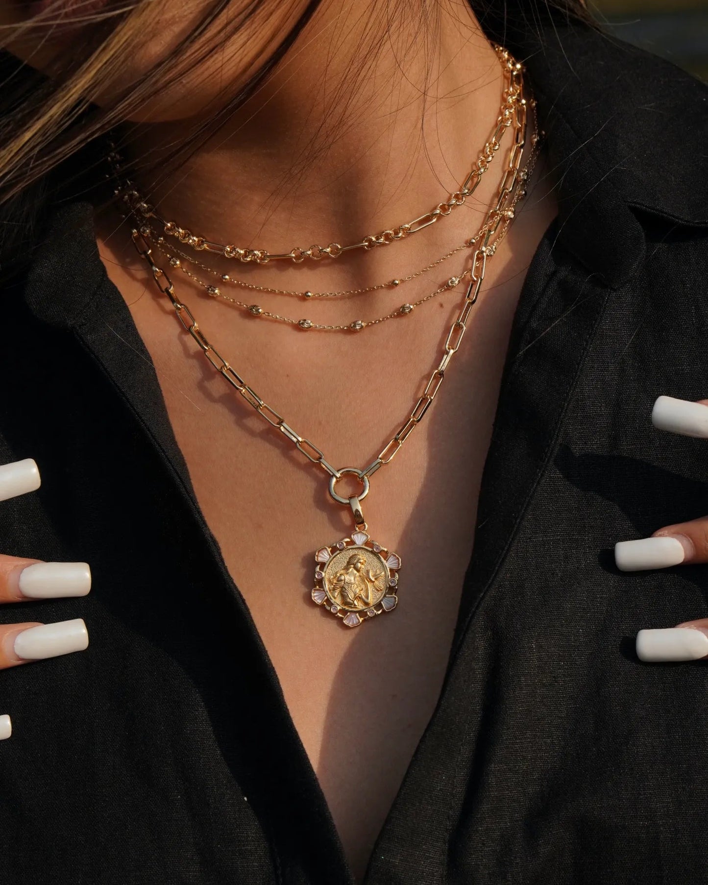 VALÉN — Aphrodite Shell Amulet · Treasure of Eternity