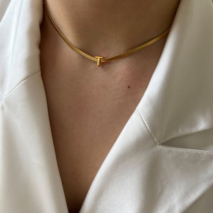 Flat Initial Choker