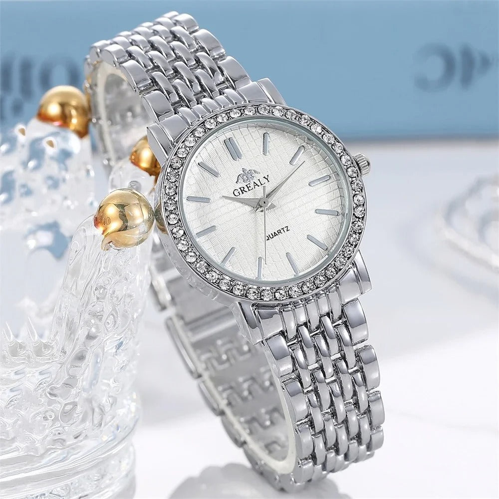 Women's Rhinestone Quartz Watch: Elegant Daily Accessory
